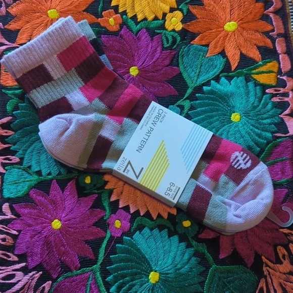 Zella Socks 🧦🧦 - Picture 1 of 6